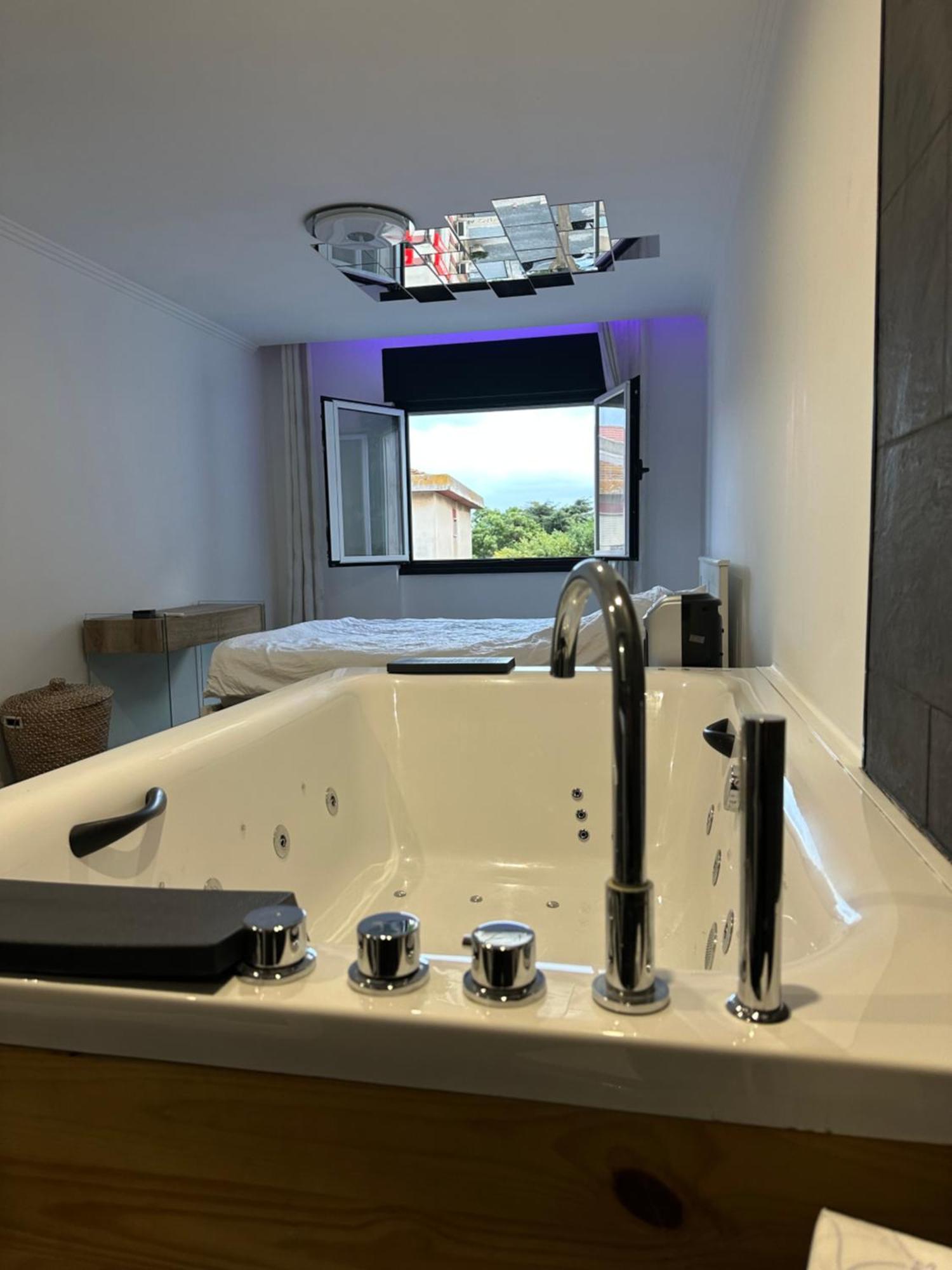 Compartilhado Sendo E Jacuzzi Privada *