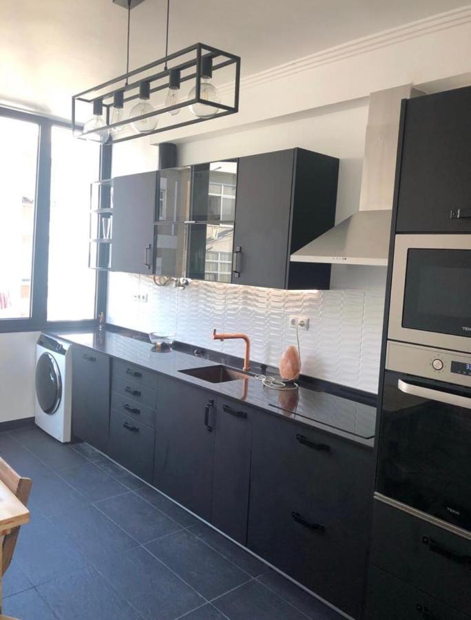 Apartamento Com 3 Quartos E Jacuzzi * Lisbon